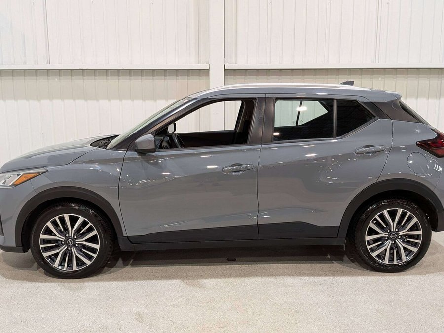 2023 Nissan Kicks Grey