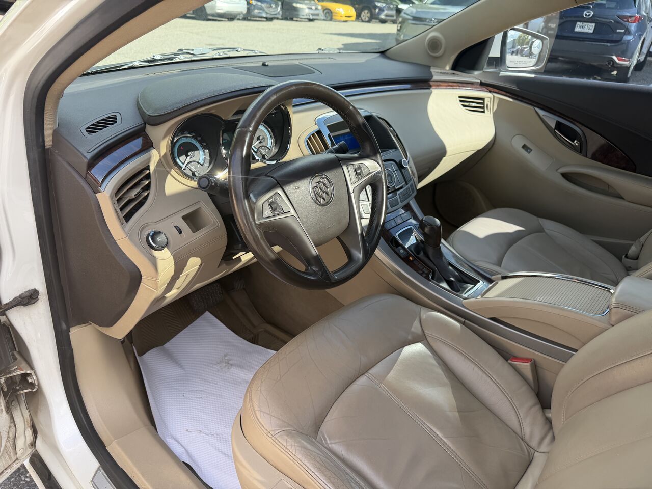 Photo 12 — Buick LaCrosse 2010