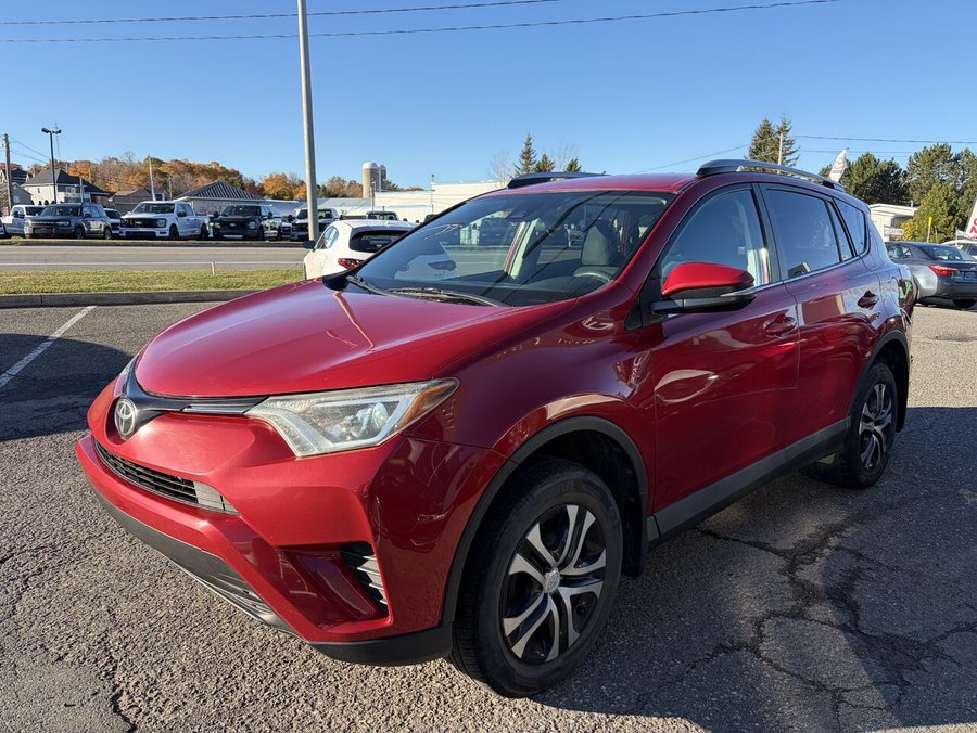 2017 Toyota RAV4 4 portes LE traction avant Red