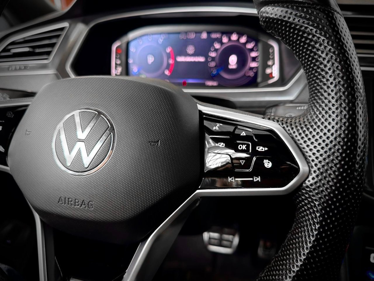 Volkswagen Tiguan 2024 Gris Notre-Dame-des-Prairies - photo #23