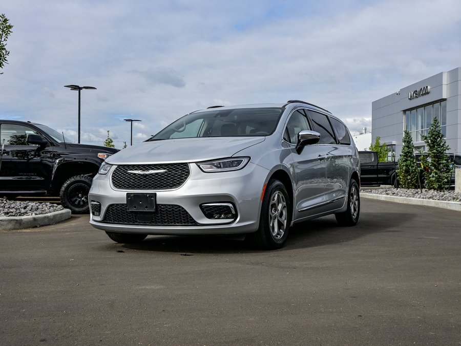 2023 Chrysler Pacifica Limited AWD 3.6L 7 Passenger | Panoramic Sunroof Grey