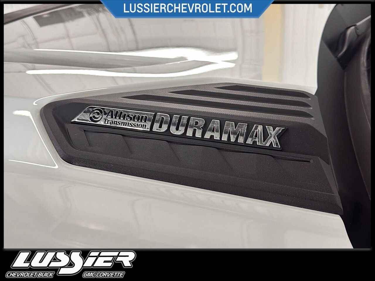 Chevrolet Silverado 2500HD WT cabine multiplace 4RM 159 po 2026 BLANC SOMMET Saint-Hyacinthe - photo #5