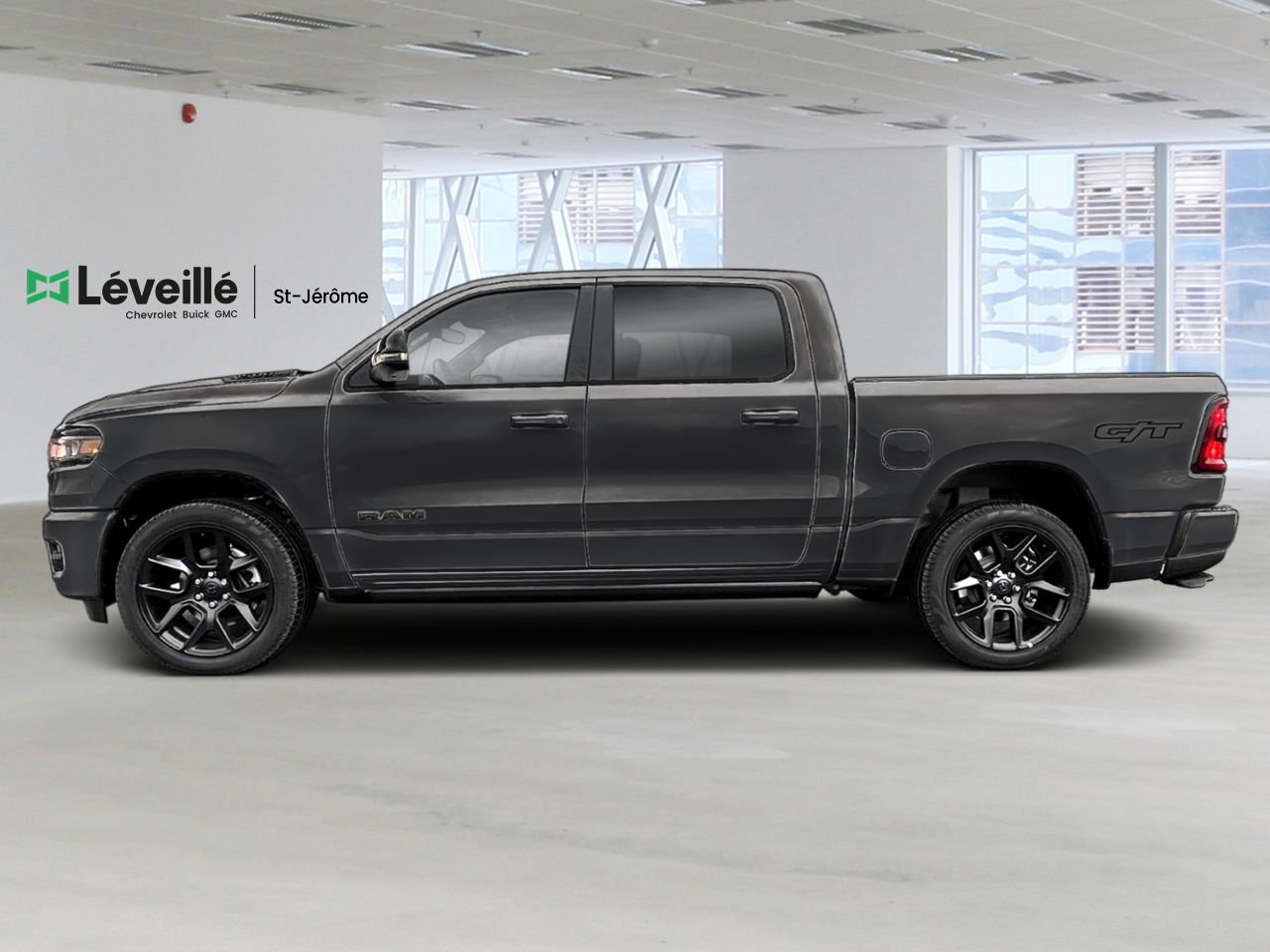 2026 RAM 1500 SPORT Diamond Black Crystal Pearl Saint-Jérôme - photo #1
