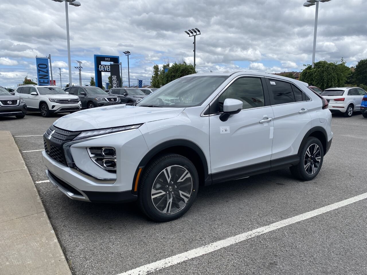 Mitsubishi Eclipse Cross 2026 Blanc diamant Saint-Eustache - photo #1