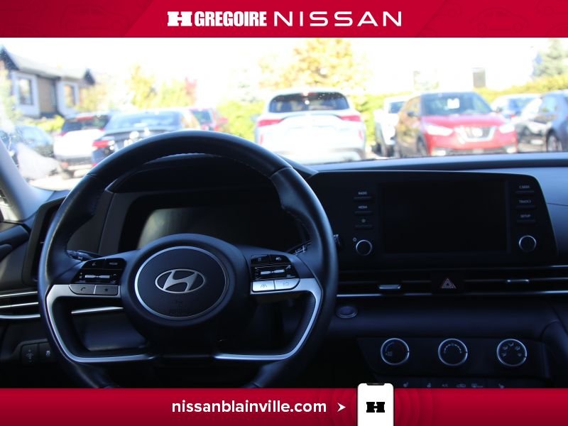 2025 Hyundai Elantra Grey Laval - photo #12