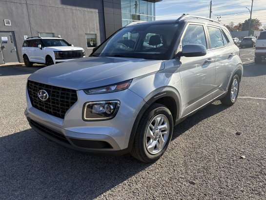 2023 Hyundai Venue Preferred IVT Silver