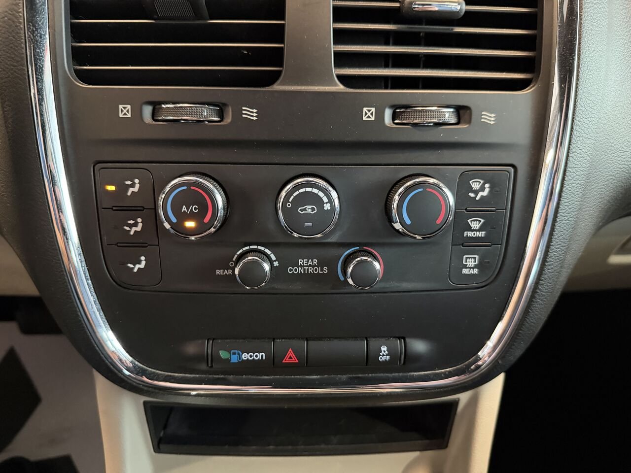 Dodge Grand Caravan 2019 Bleu Saint-Eustache - photo #17