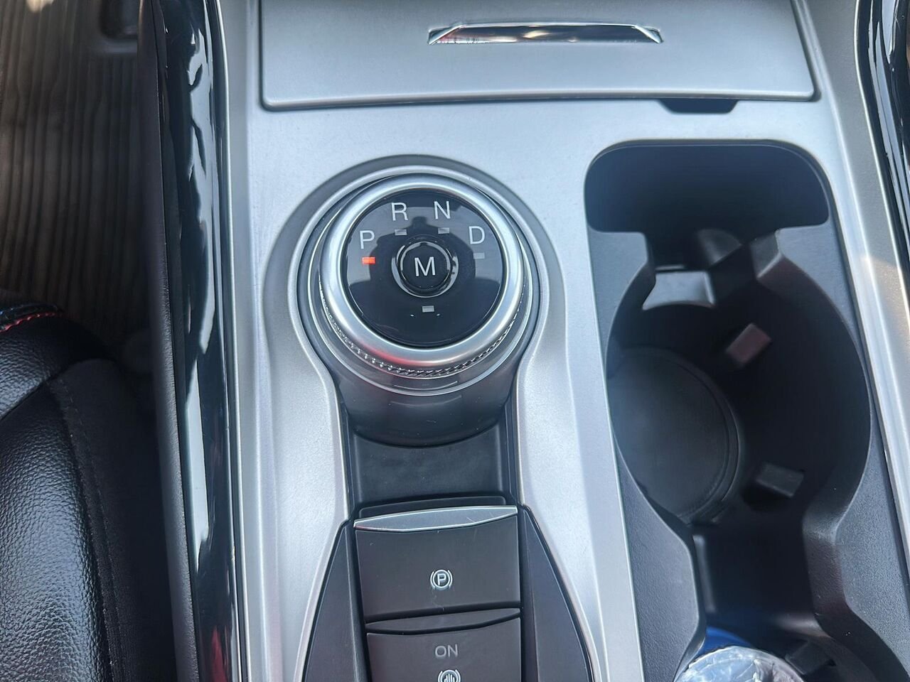 2024 Ford Explorer White Rouyn-Noranda - photo #12