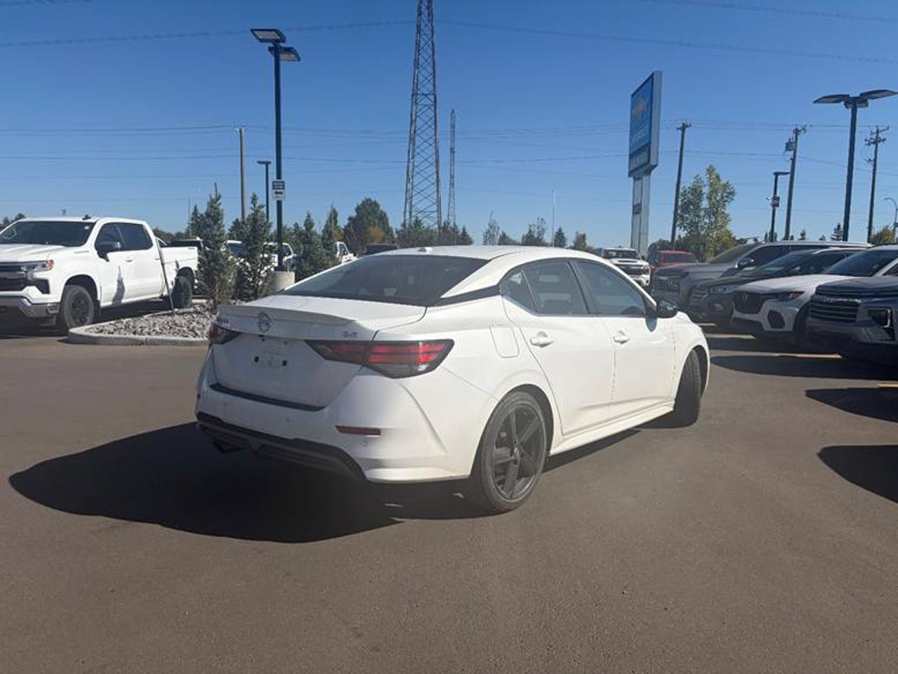 2021 Nissan Sentra SR CVT White Sherwood Park - photo #4