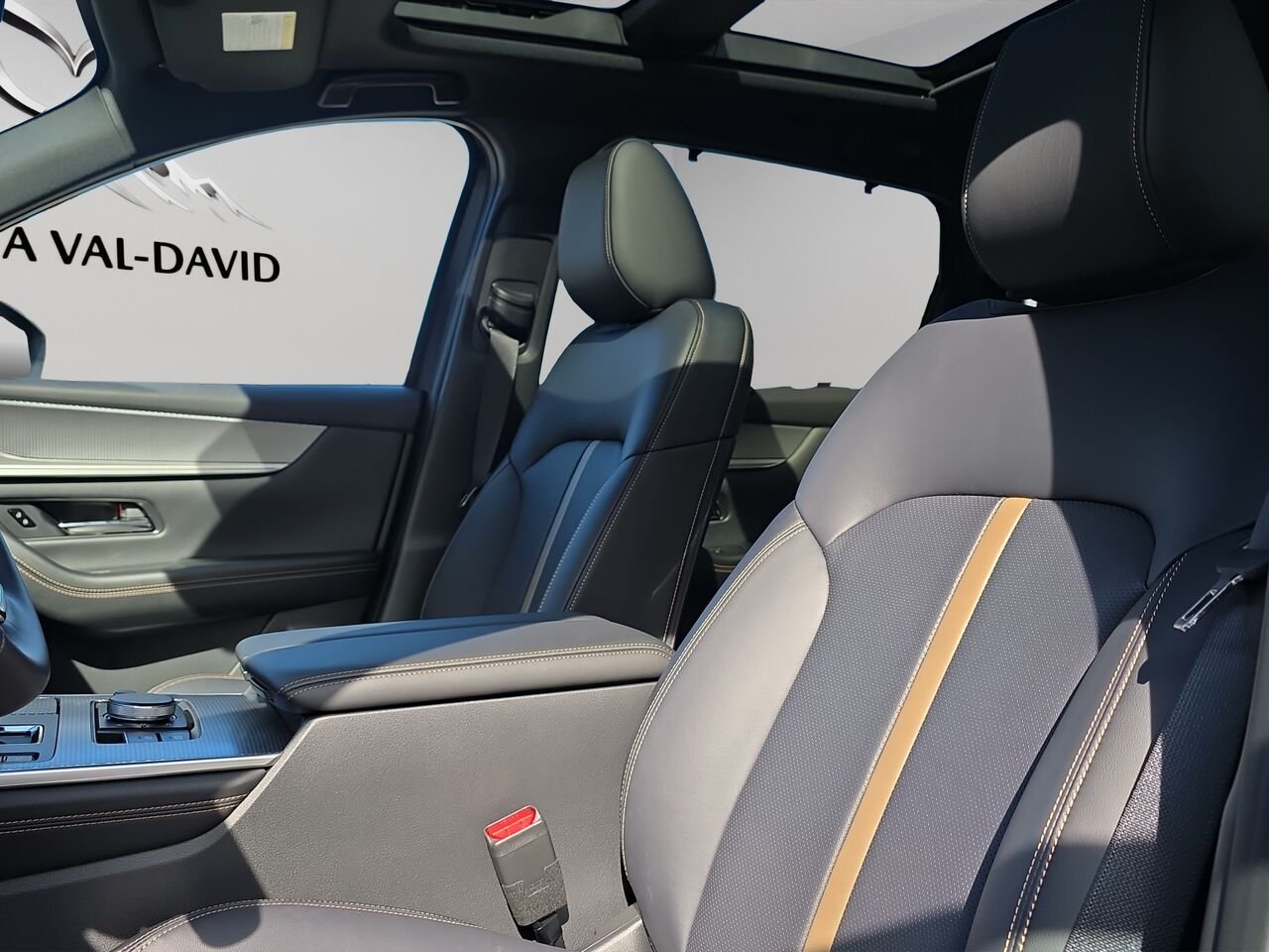 2026 Mazda CX-90 PHEV GT PHEV, toit pano, cuir, sièges ventilés Jet Black Mica Val-David - photo #5