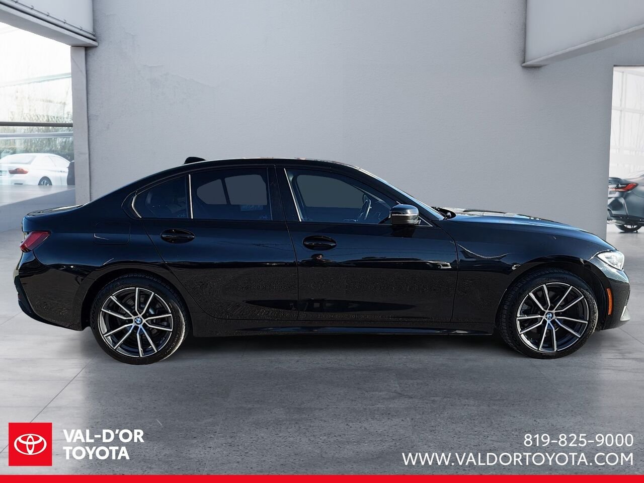 BMW Série 3 330i xDrive berline 2019 Noir Val-d'Or - photo #4