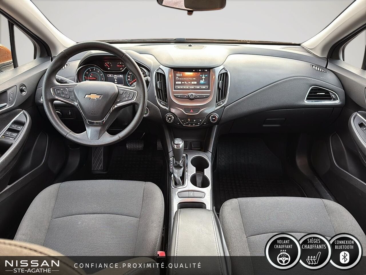 2017 Chevrolet Cruze LT TURBO À HAYON | BAS KILOMÉTRAGE | SIÈGES CHAUFFANTS | CAMÉRA DE RECUL Orange Saint-Jérôme - photo #9