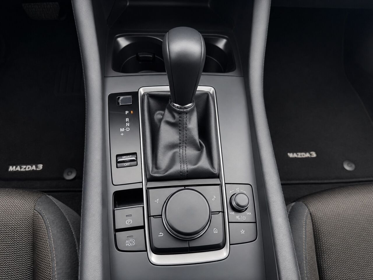 2024 Mazda Mazda3 Red Châteauguay - photo #9