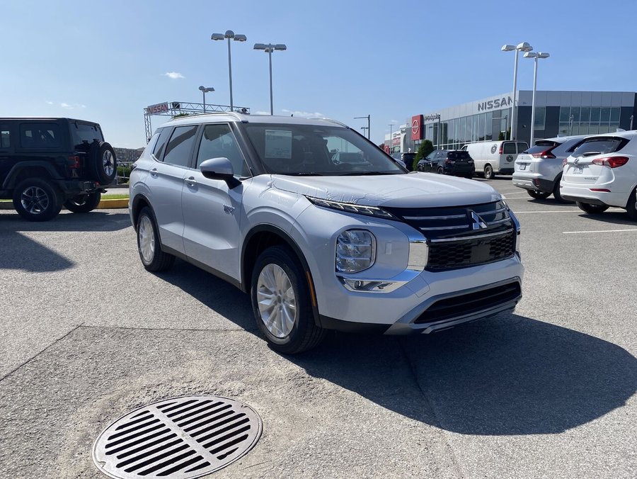 Mitsubishi Outlander PHEV SE S-AWC utilitaire sport TI 2026 Fini taillé diamant Blanc de qualité supérieure