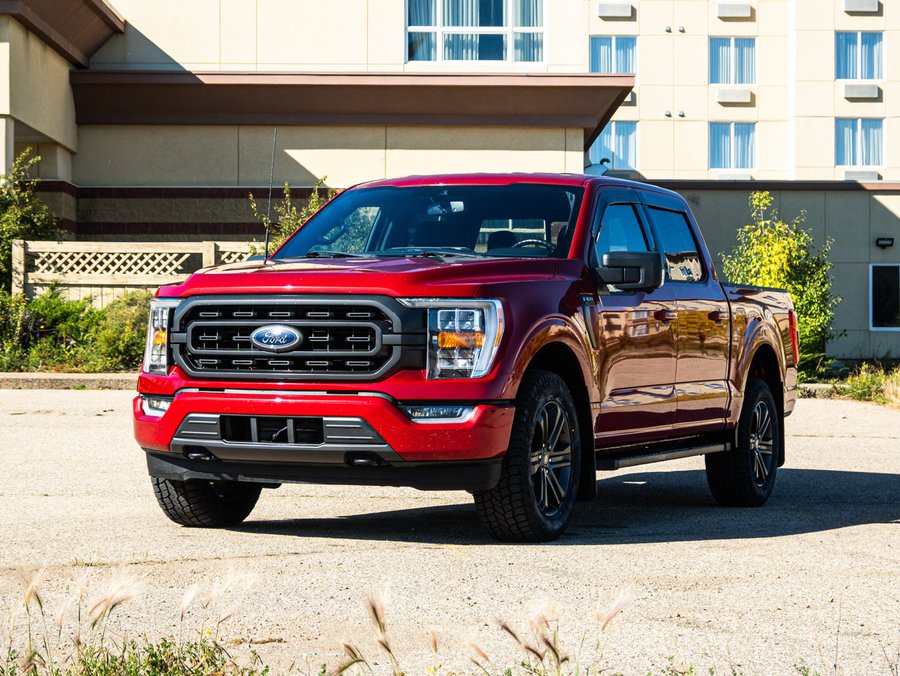 2021 Ford F-150 XLT Sport 3.5L | Tonneau Cover Red