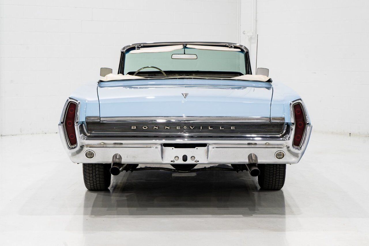 Pontiac Bonneville **PRICE IN USD** 1964 Bleu Montréal - photo #5