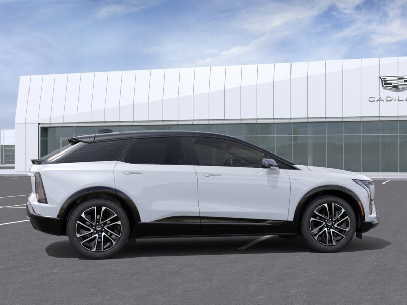 2027 CADILLAC OPTIQ 2027 Vibrant White Tricoat
