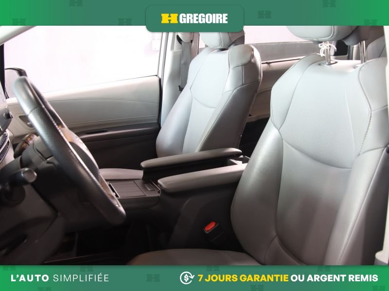 2021 Toyota Sienna Grey Laval - photo #20