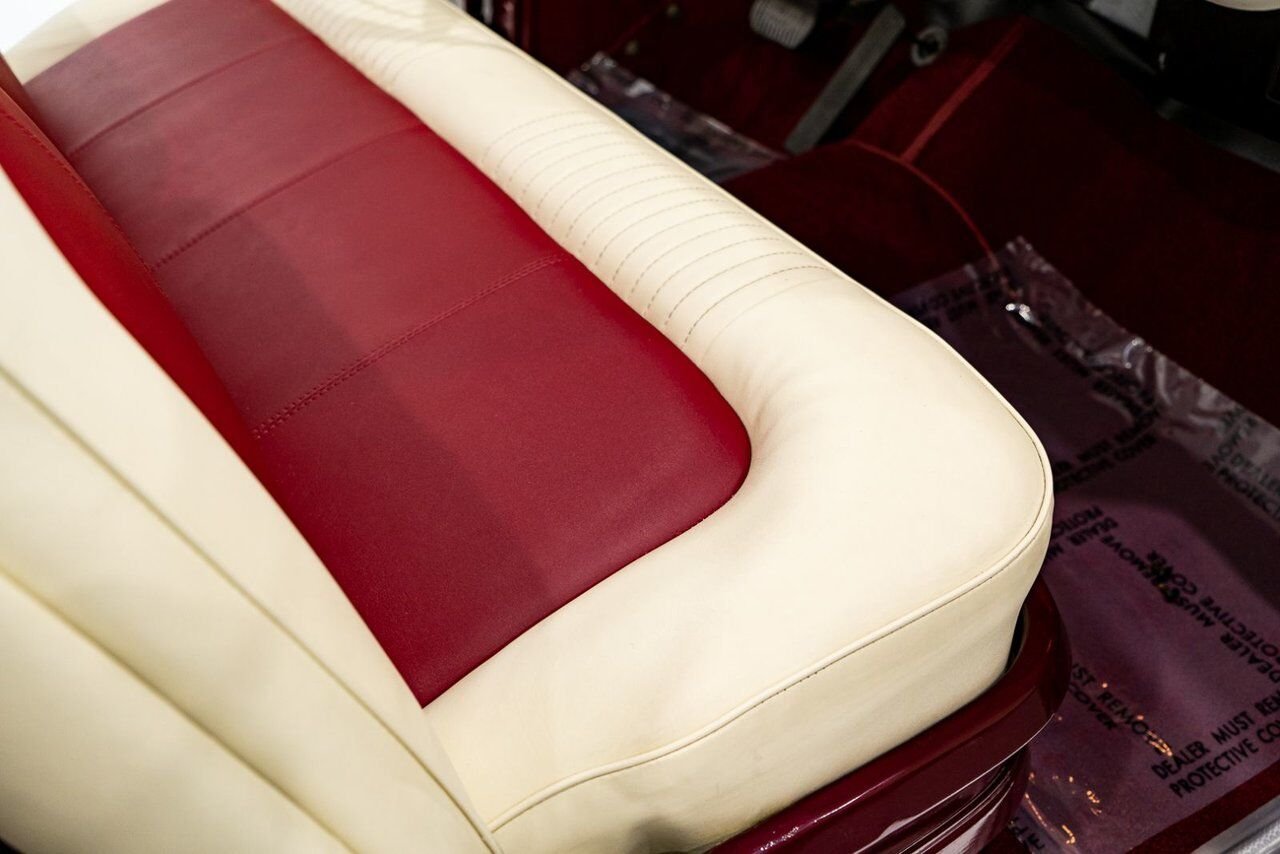 Oldsmobile 98 PRIX EN USD | Convertible Beautifully Presented from complete Restoration 1953 Rouge Montréal - photo #58