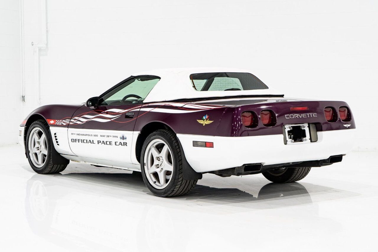 Chevrolet Corvette Convertible Pace Car 1995 Mauve Montréal - photo #26
