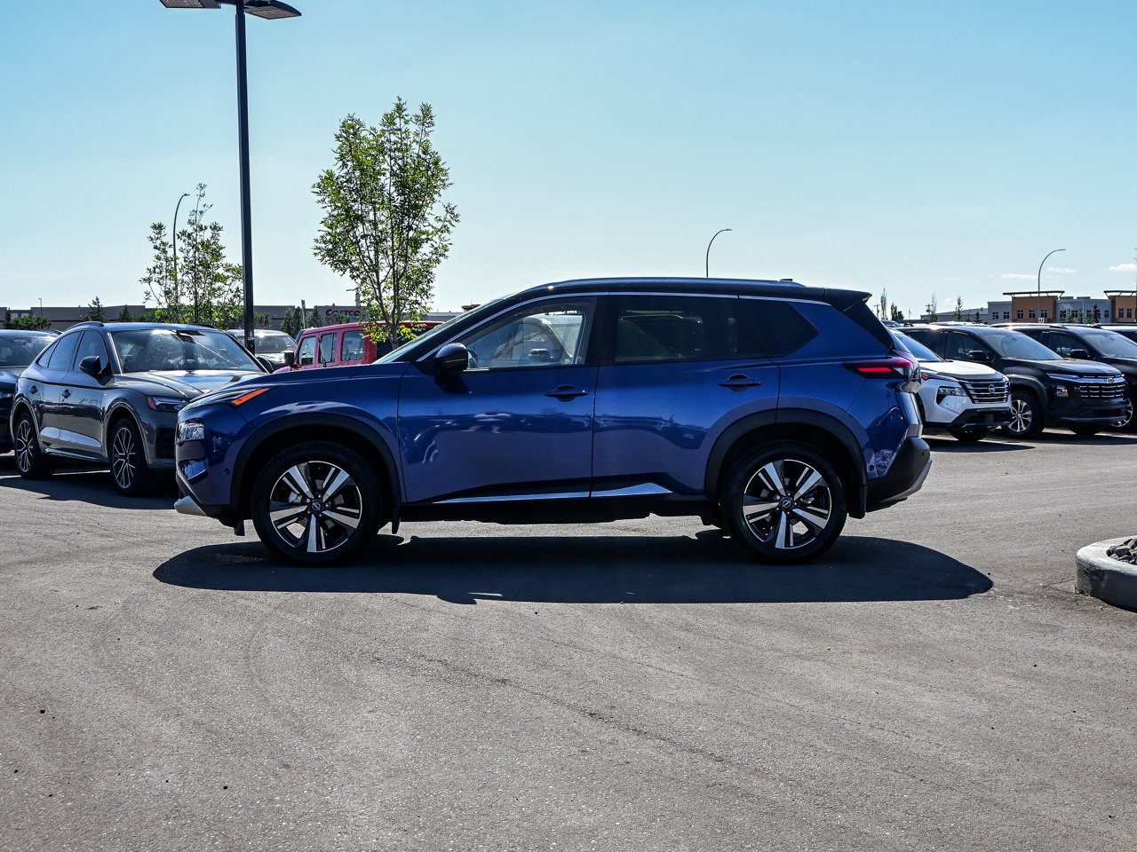 2023 Nissan Rogue AWD Platinum Blue Sherwood Park - photo #9