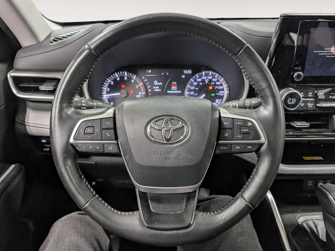 Toyota Highlander XLE/AWD/SIÈGES CHAUFFANTS/VOLANT CHAUFFANT/TOIT OUVRANT/BLUETOOTH/AC BIZONE 2023 Frisson glacé nacré Sherbrooke - photo #12
