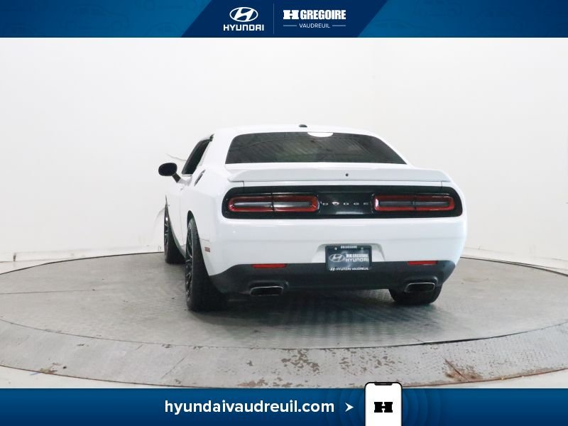 2016 Dodge Challenger White Laval - photo #7