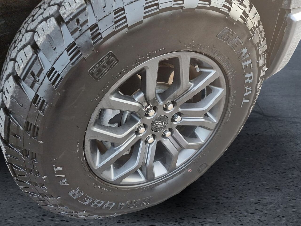 Ford F-150 2023 Gris Saint-Jérôme - photo #6