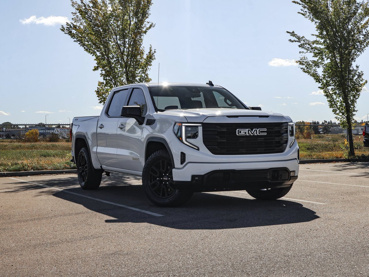 2023 GMC Sierra 1500 4WD Crew Cab 147 Elevation White Sherwood Park - photo #1