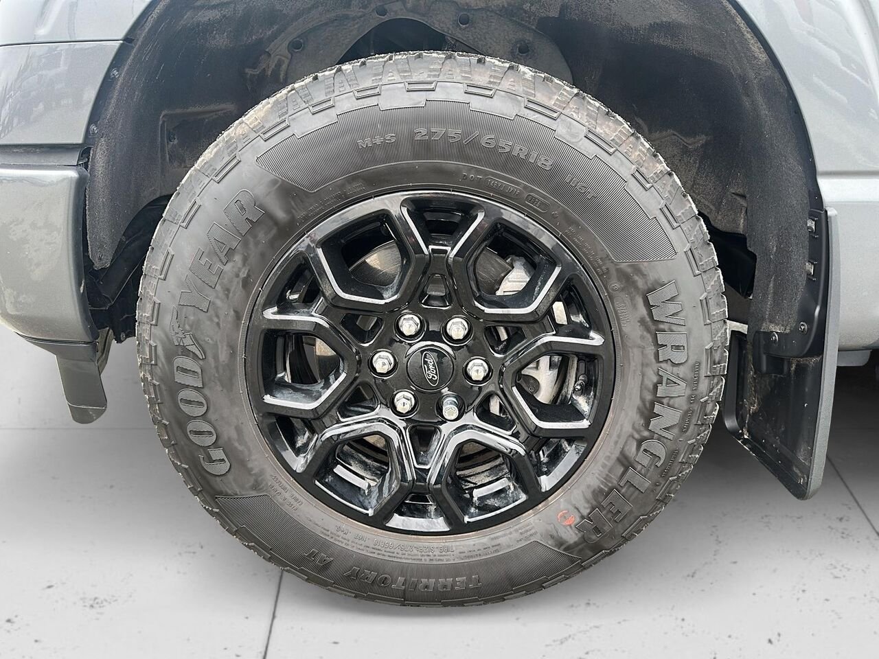 Ford F-150 2025 Gris Rouyn-Noranda - photo #6