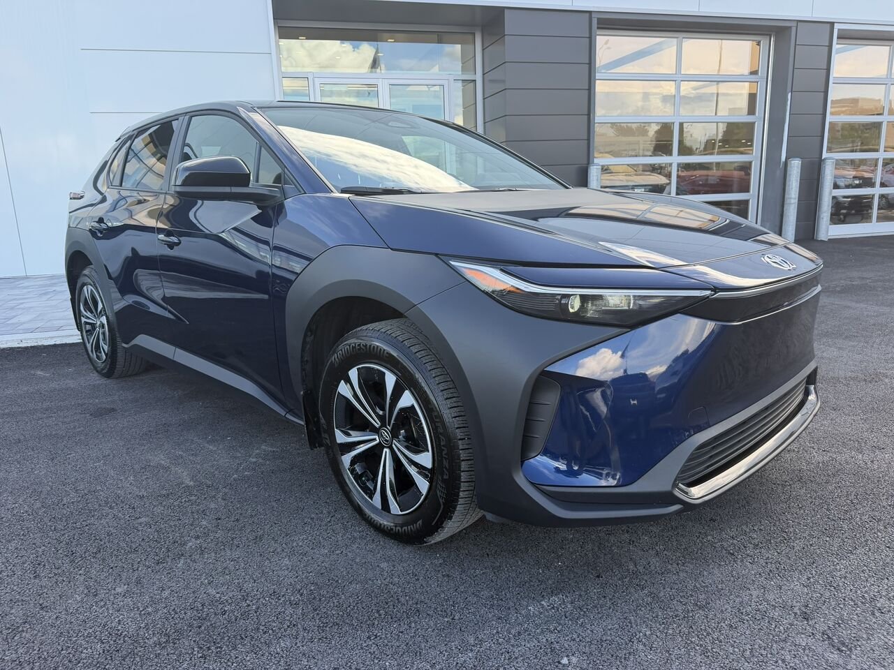2023 Toyota bZ4X LE Blue Laval - photo #4
