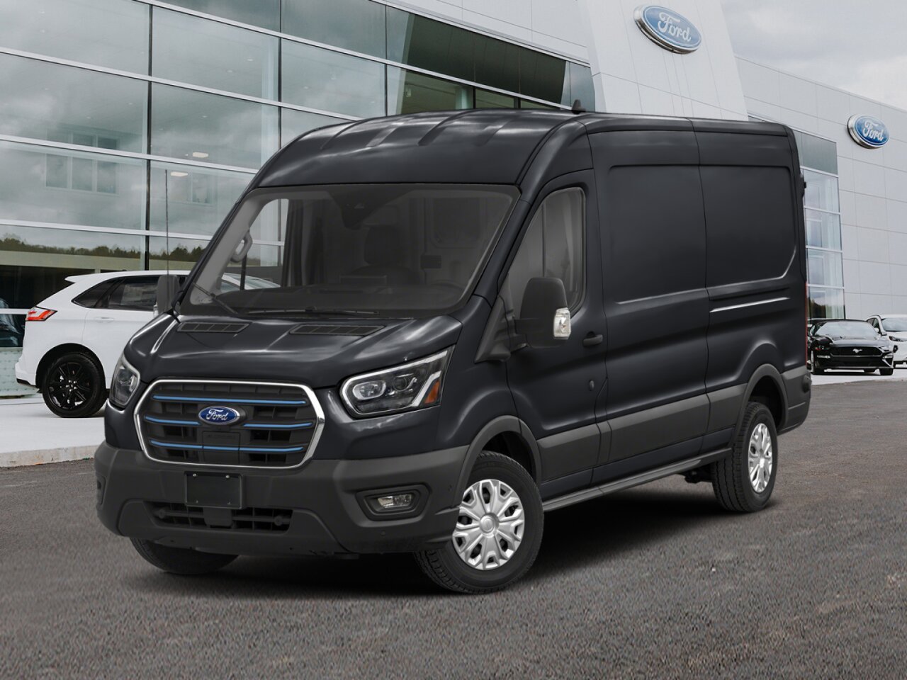 Ford E-Transit fourgonnette utilitaire 2025 Noir agate métallisé Saint-Eustache - photo #0
