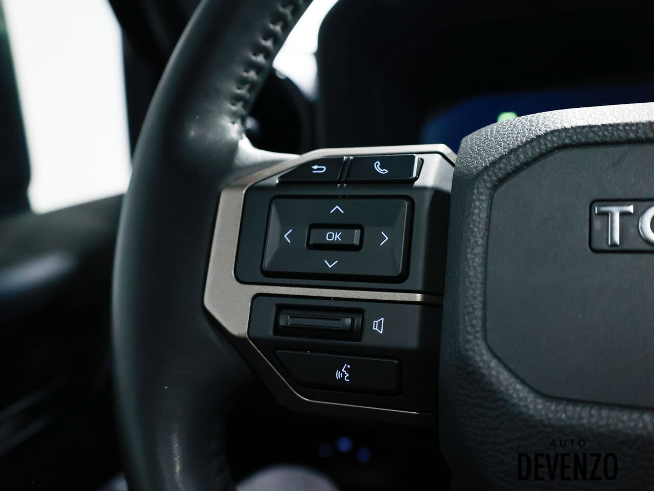 2024 Toyota Land Cruiser Black Saint-Eustache - photo #13
