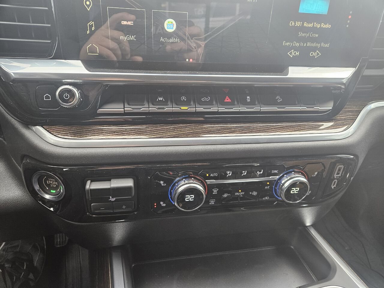 GMC Sierra 1500 Elevation cabine multiplace 4RM 157 po 2026 Blanc sommet Thetford Mines - photo #11