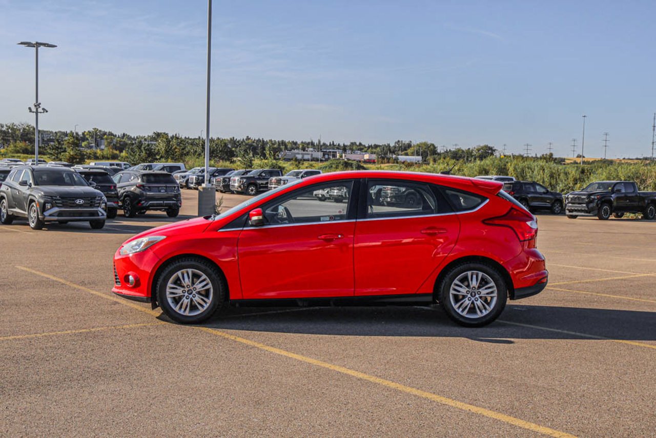 2012 Ford Focus 5dr HB SEL Red Sherwood Park - photo #4