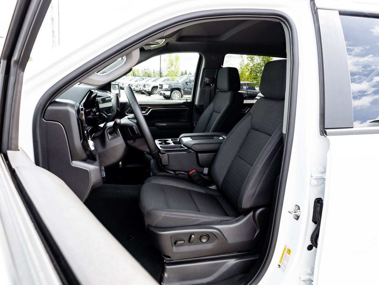 2026 Chevrolet Silverado 1500 4WD Crew Cab 147 LT White Sherwood Park - photo #15