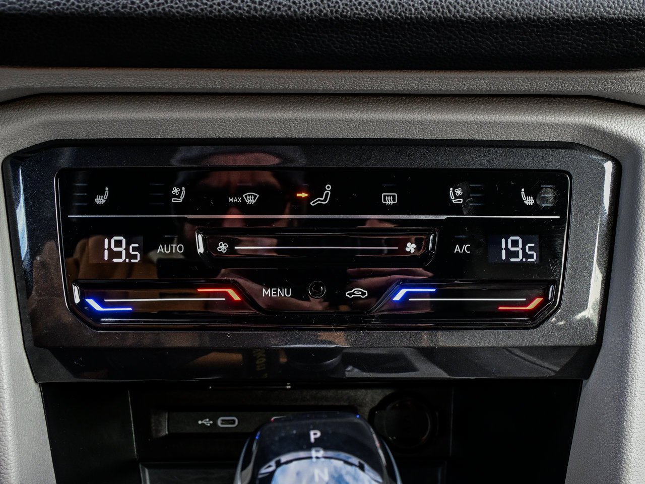 2024 Volkswagen Tiguan Highline R-Line 4MOTION White Sherwood Park - photo #29
