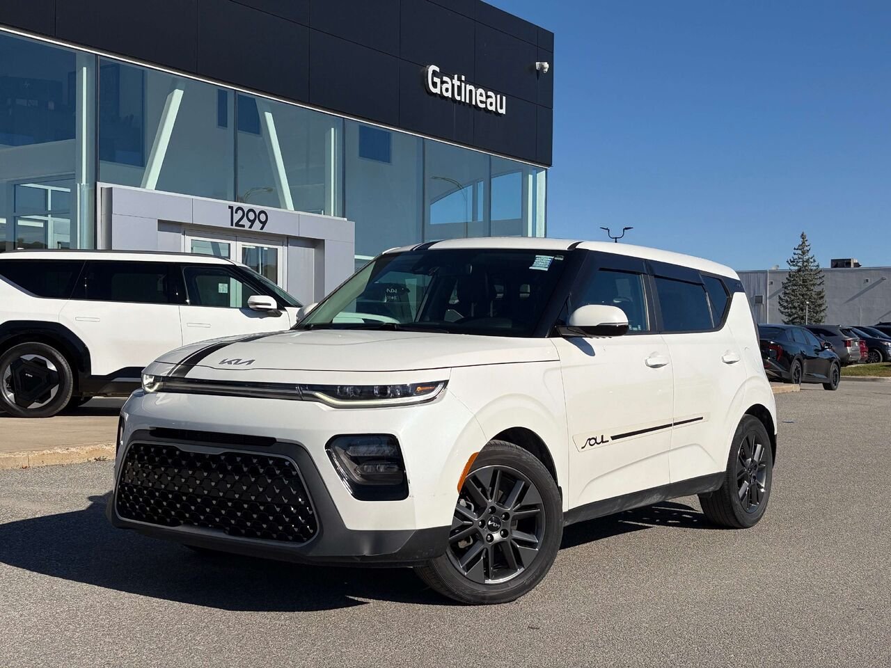 2022 Kia Soul White Gatineau - photo #0