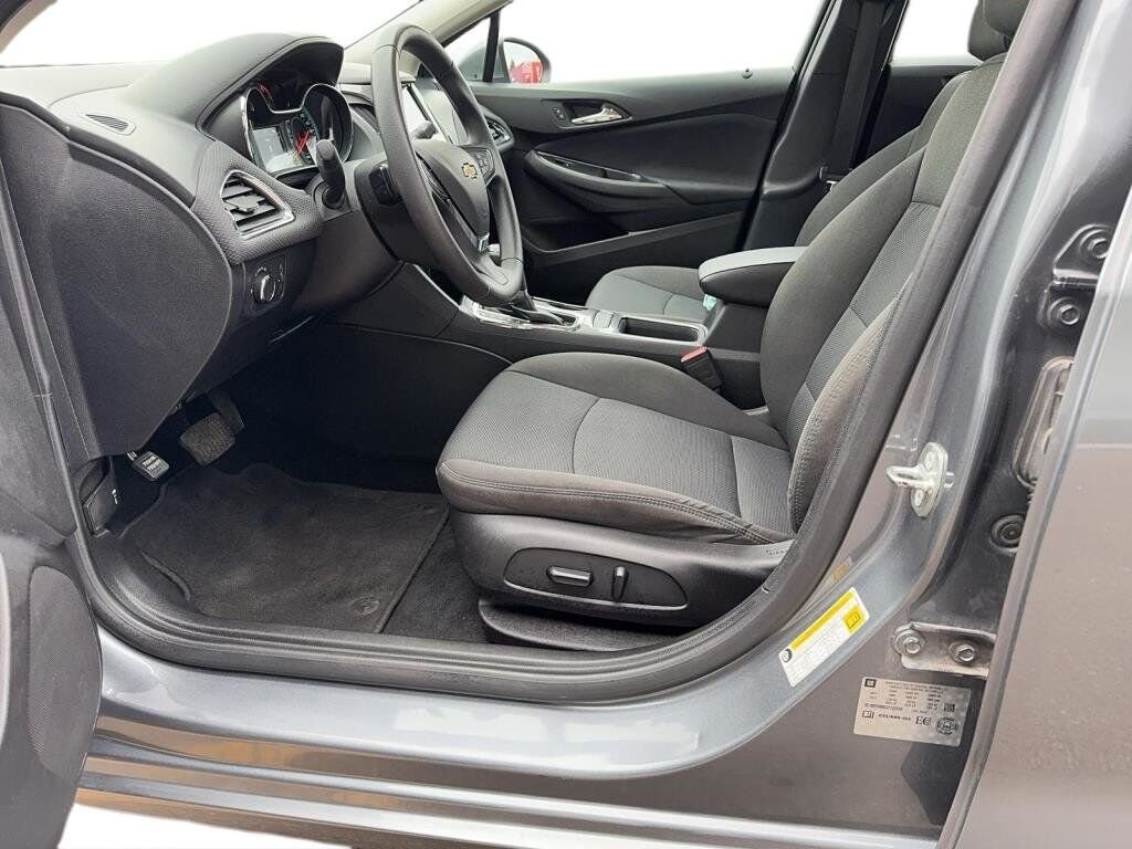 Chevrolet Cruze LT 2018 Gris Baie-Comeau - photo #8