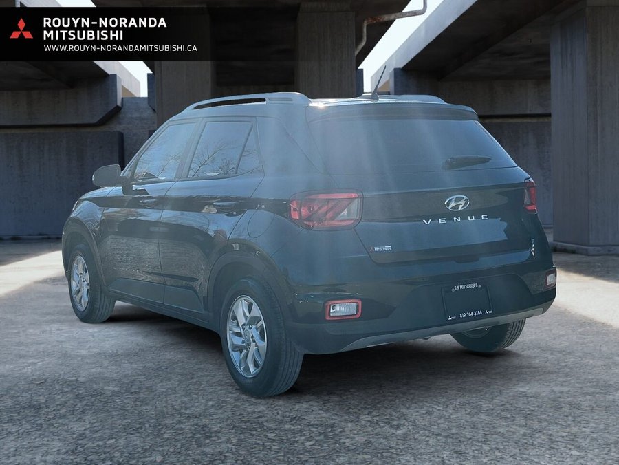 Hyundai Venue Preferred IVT 2023 Noir