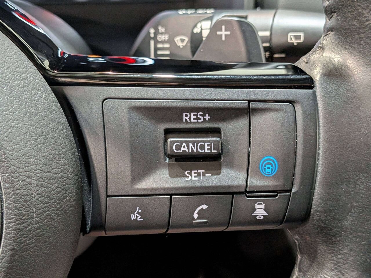 2024 Nissan Rogue AWD SL Silver Val-David - photo #18