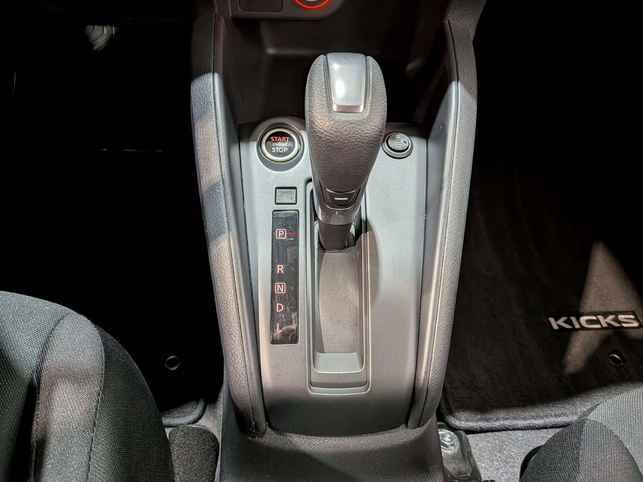 Nissan Kicks S FWD 2024 Noir Val-David - photo #24