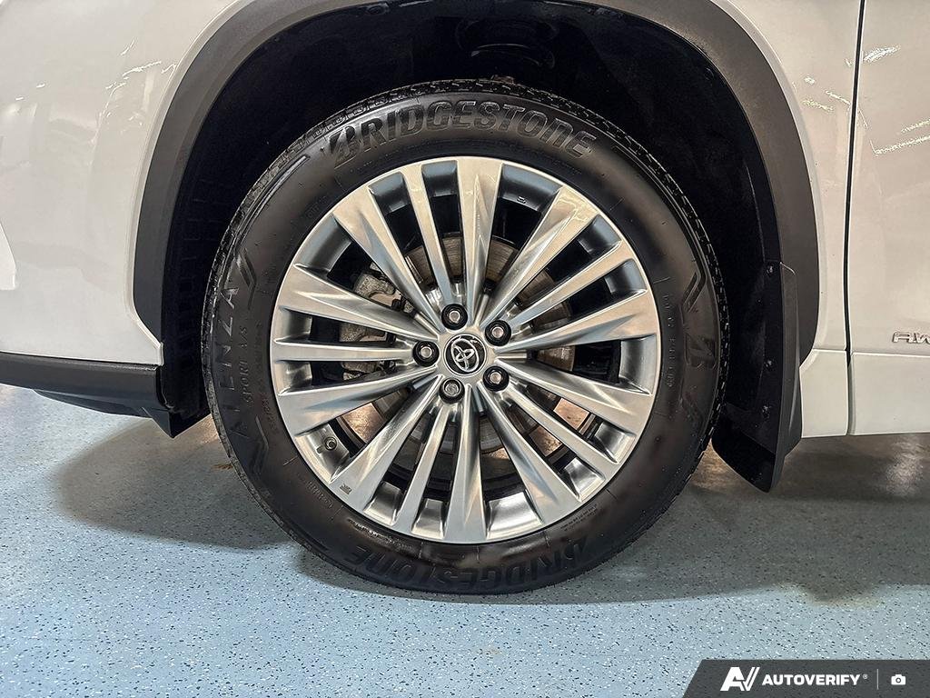 2025 Toyota Highlander 2602706A | Hybrid Limited | DBRCHC White Edmonton - photo #5