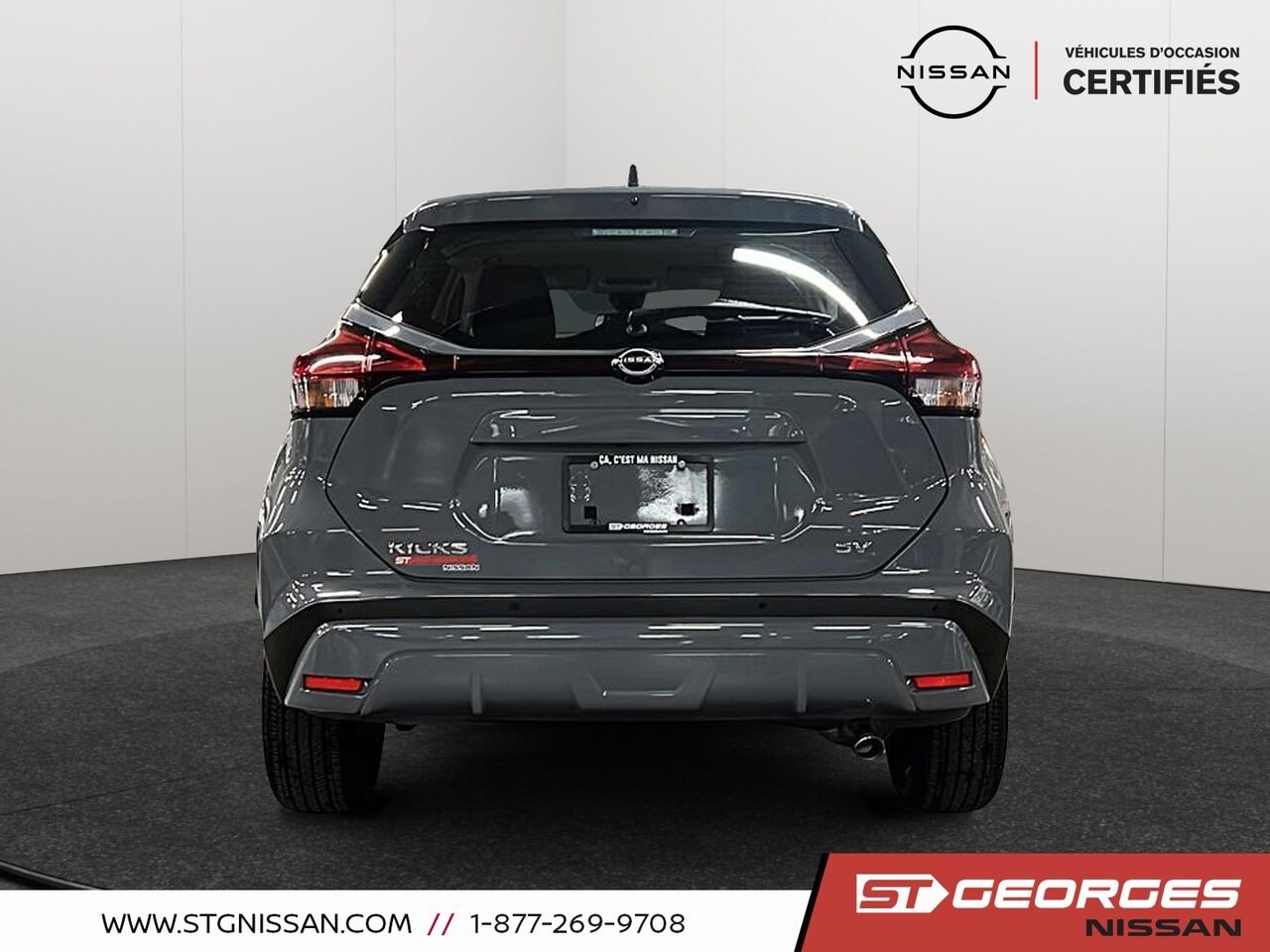Nissan Kicks 2023 Gris Saint-Georges - photo #2