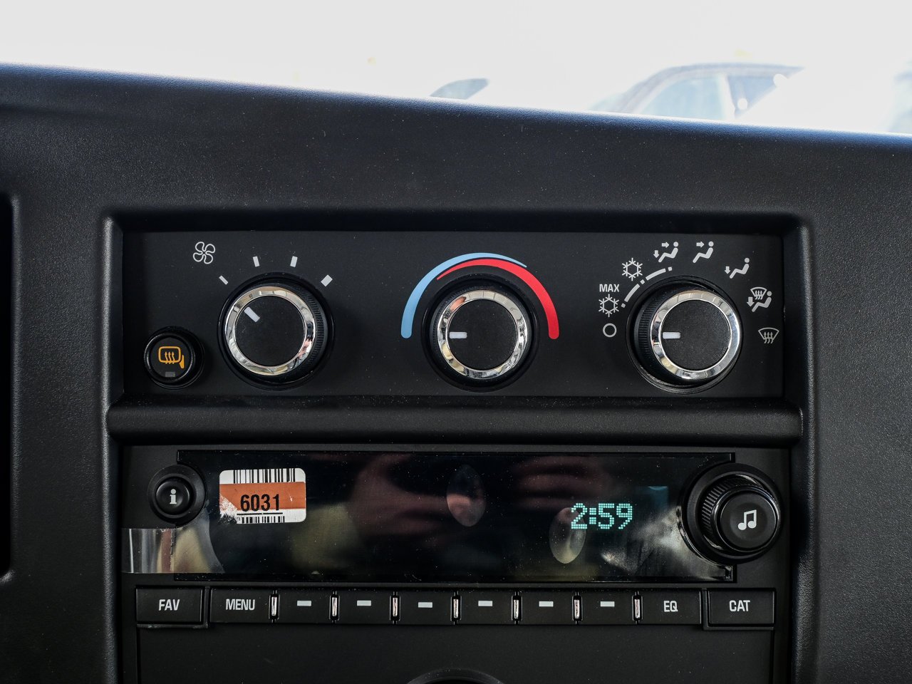 2025 Chevrolet Express Cargo Van RWD 2500 155 White Sherwood Park - photo #26