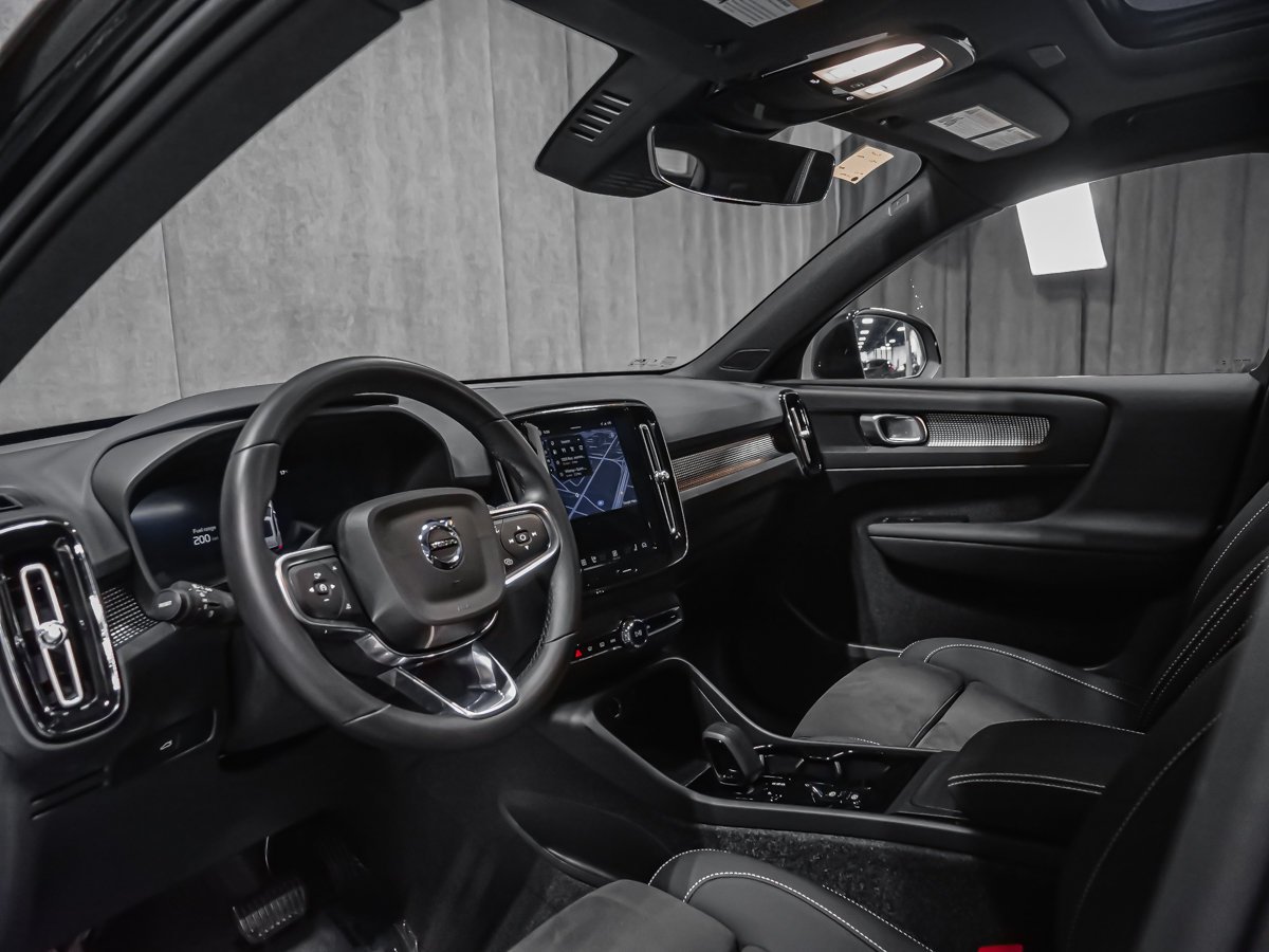 Volvo XC40 B5 PLUS DARK THEME CLIMATE 2025 Noir Montréal - photo #5