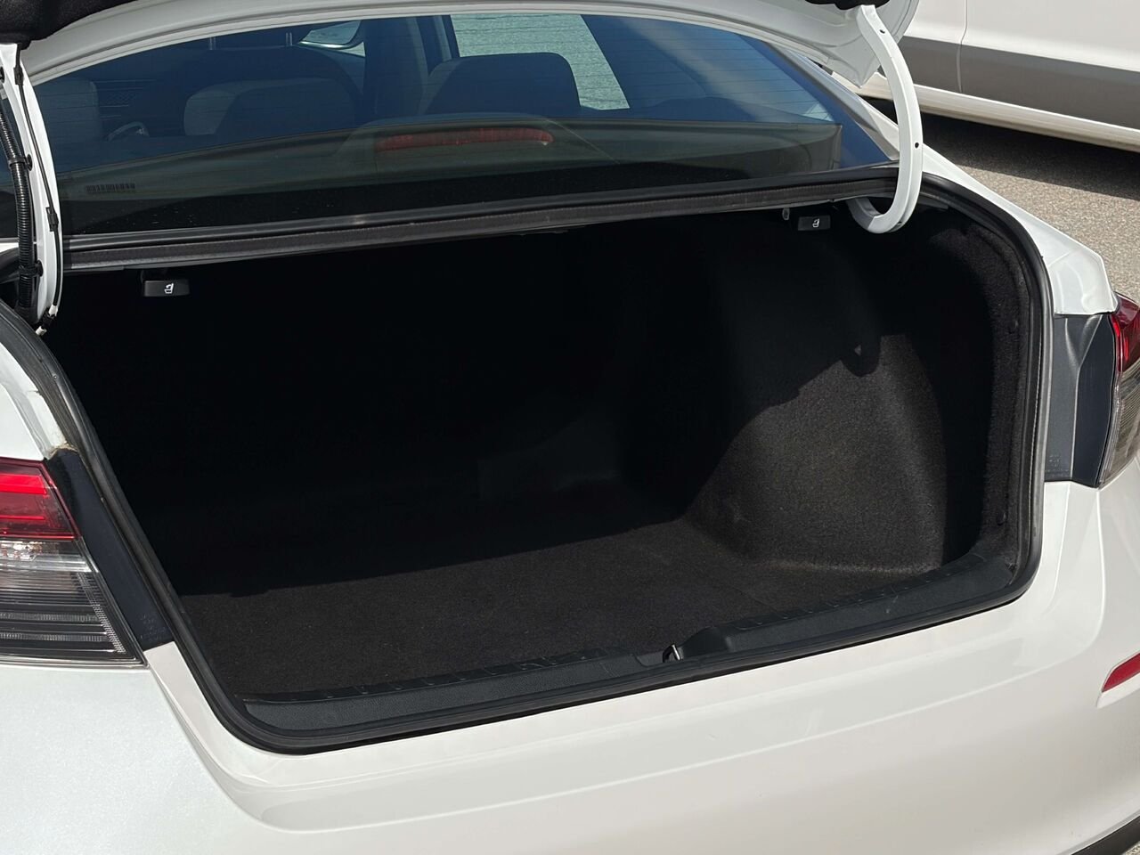 Honda Civic LX 2022 Blanc Gatineau - photo #17