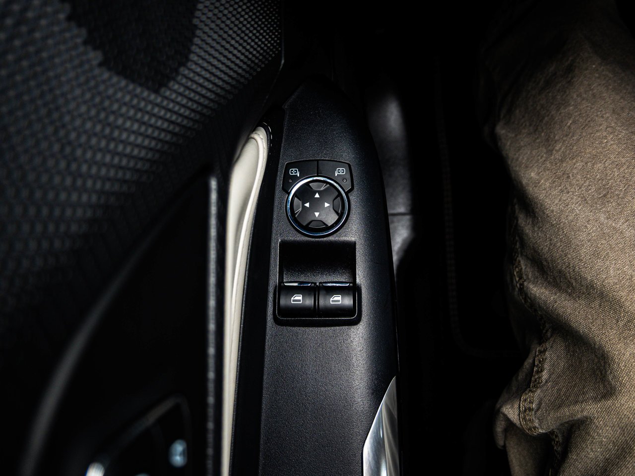 2024 Ford Mustang GT Premium Fastback Blue Sherwood Park - photo #17