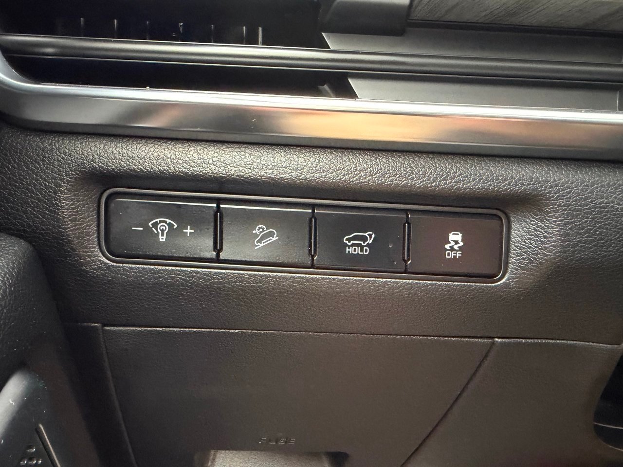 2023 Kia Telluride White Thetford Mines - photo #20