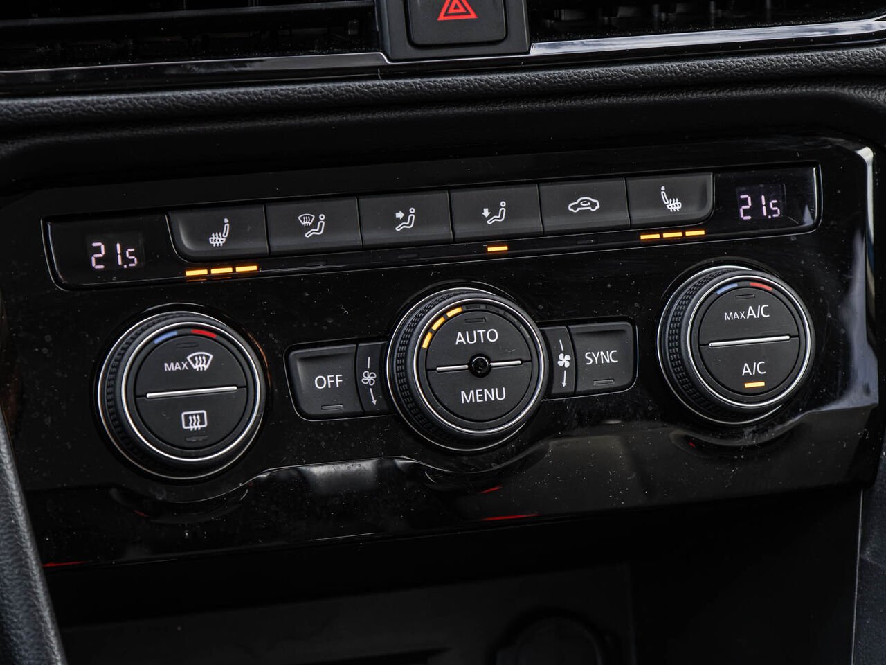 2023 Volkswagen Taos Blue Sainte-Julienne - photo #20